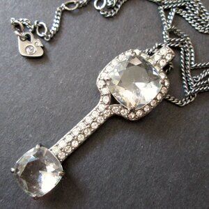 ✨🗝️ Swarovski Pendant Necklace Dk Silver Tone Sparkly Cushion Cut Stylized Key